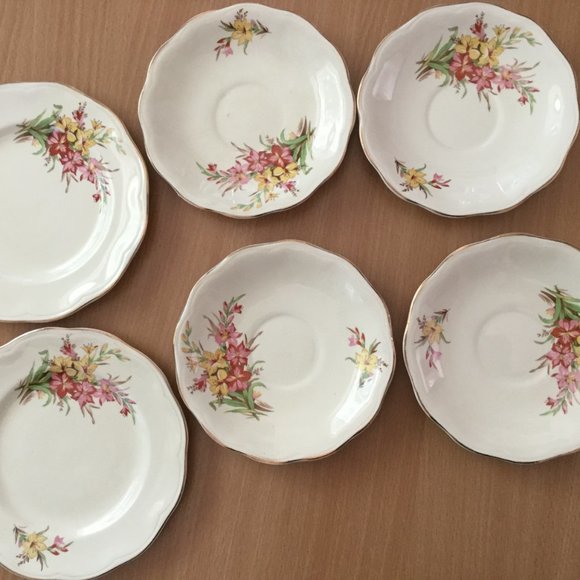 Regency British anchor 4 saucer plates and two bread plates floral - Picture 4 of 8